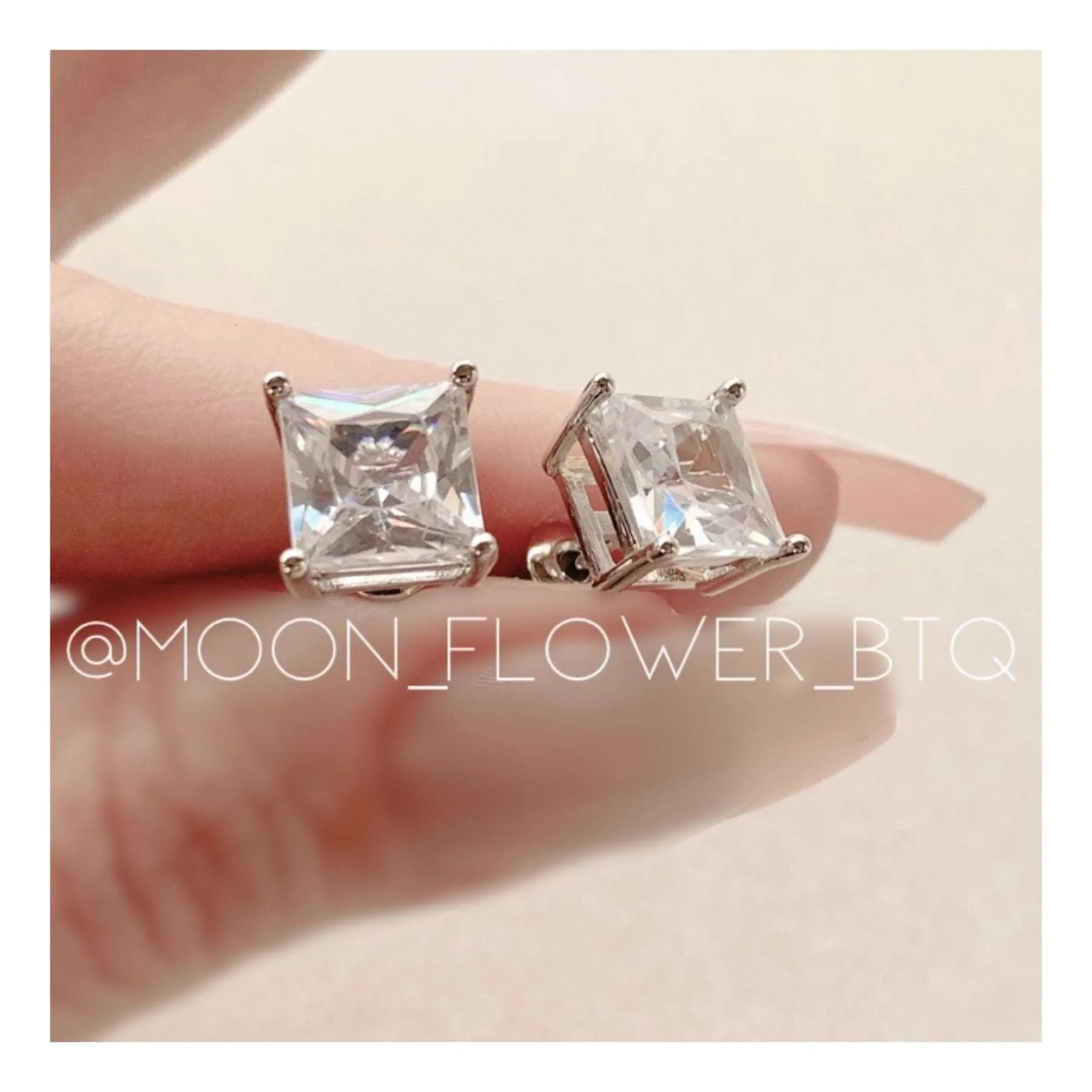 18k White Gold Square CZ Stud Earrings