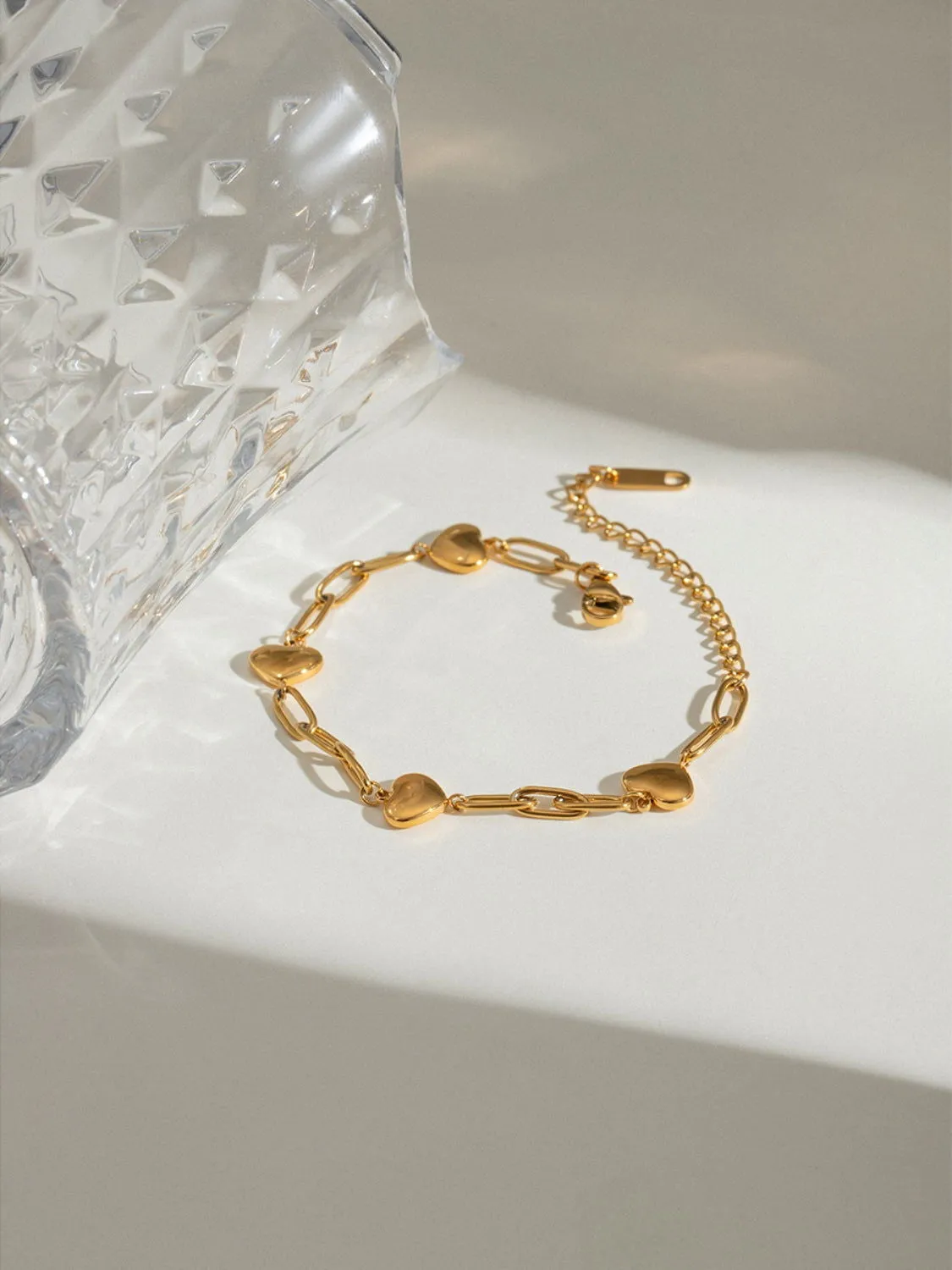 Dainty Charming Heart Bracelet for Women: Elegance Redefined