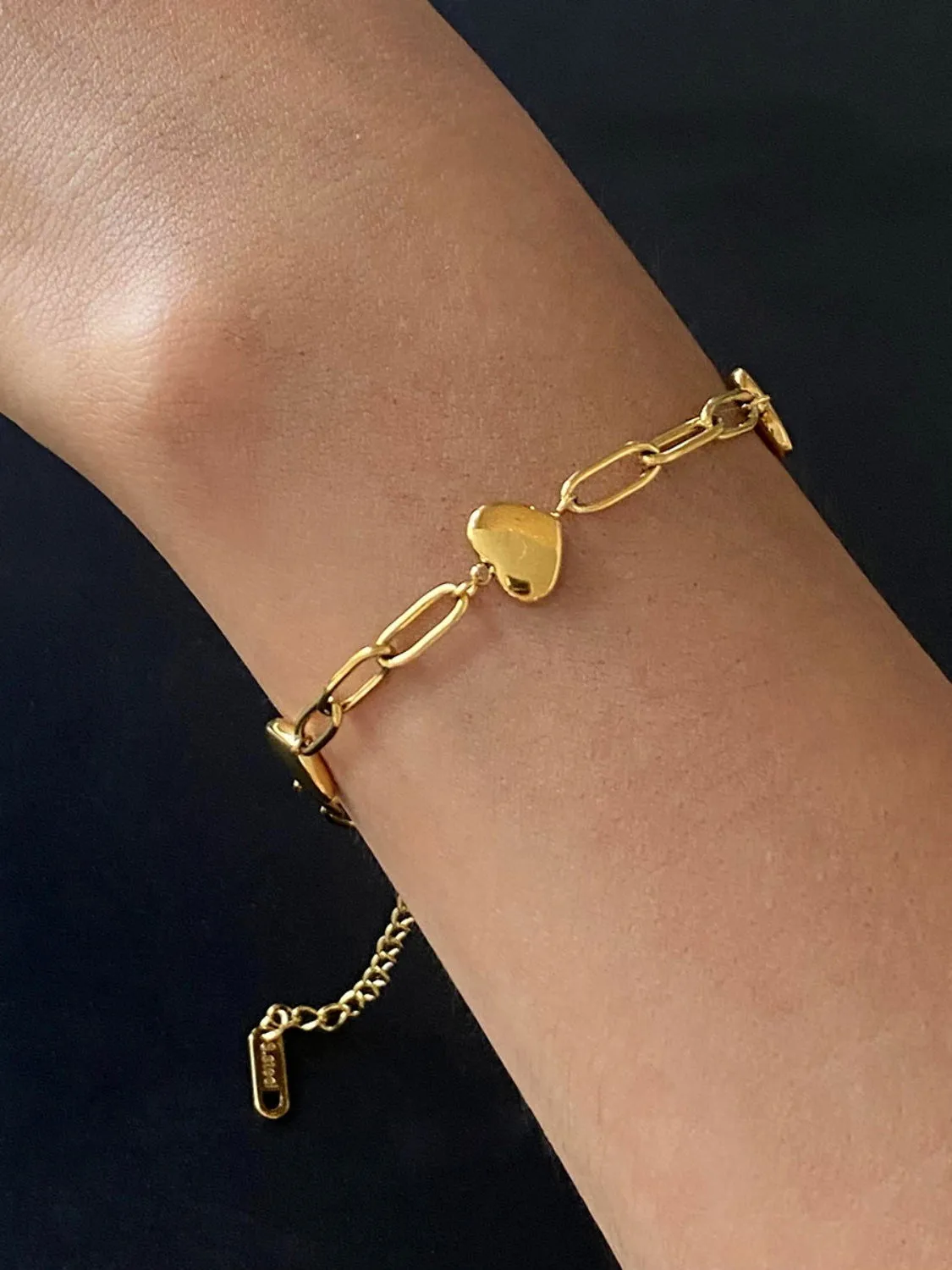 Dainty Charming Heart Bracelet for Women: Elegance Redefined