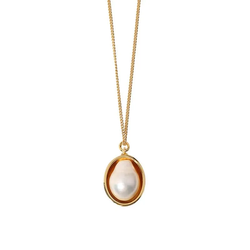 Elegant Baroque Pearl Necklace